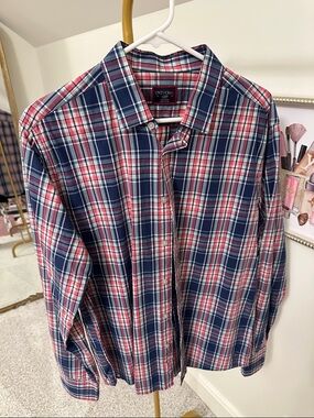 UNTUCKit Men's Navy and Red Plaid Button-Down Shirt - Classic Casual